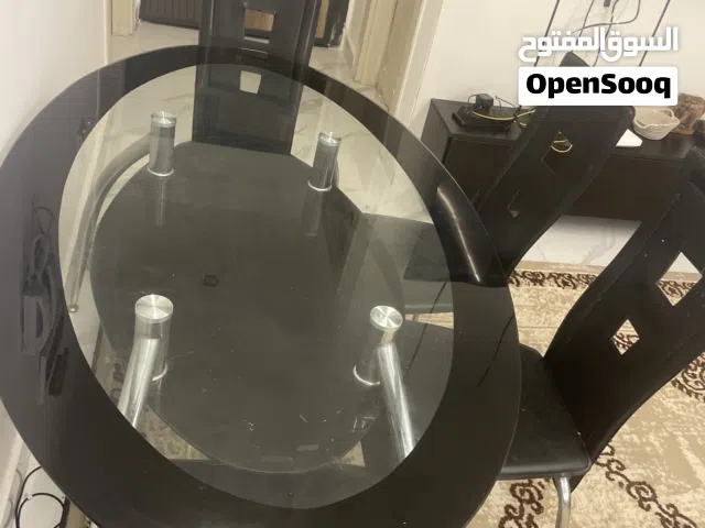 طاولة سفرة سوكريت بحاله جيدة