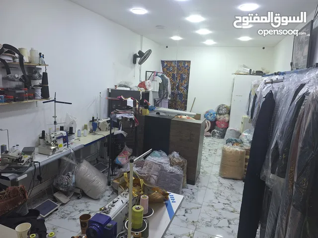 معدات كاملة او المحل دراي كلين ومخيطة للبيع عمر العدة 8 شهور