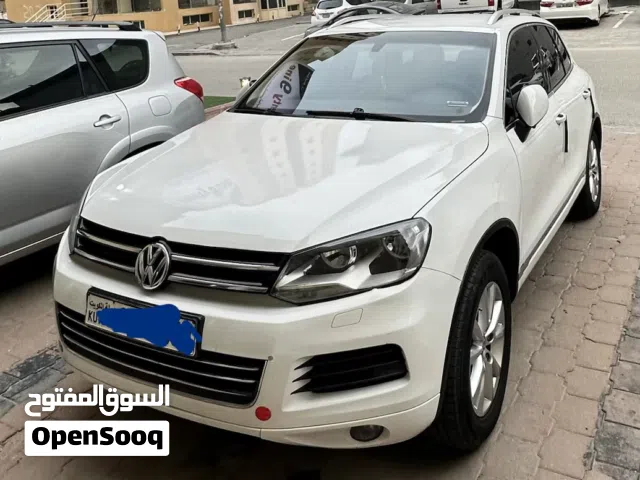 2013 فولكسفاغن طوارق Standard
