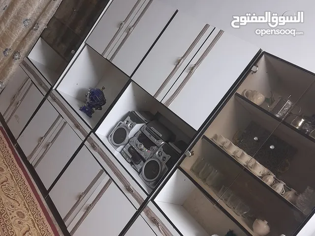 بوفيه بحالة جيد جدا للبيع