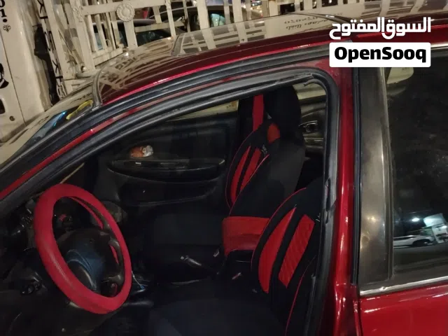 سيارة هيونداي أفانتي 2000 موديل بأحمر، مرخصة ومجمركة، فل كامل بسعر حرق