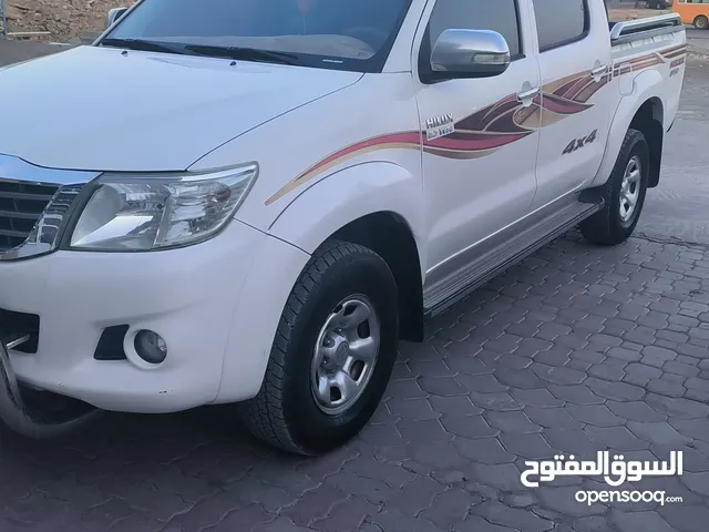 Used Toyota Hilux in Al Dakhiliya