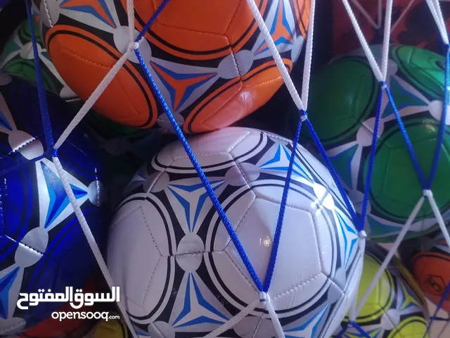 10 كرات قدم جديدة