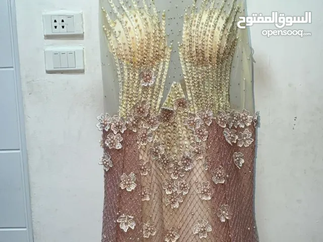 للبيع فساتين سهره بسعر مغري