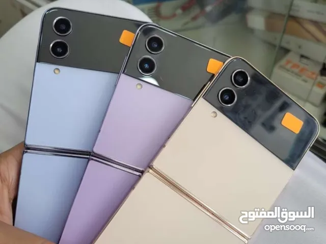 Samsung Galaxy Z Flip 4 256 GB in Sana'a