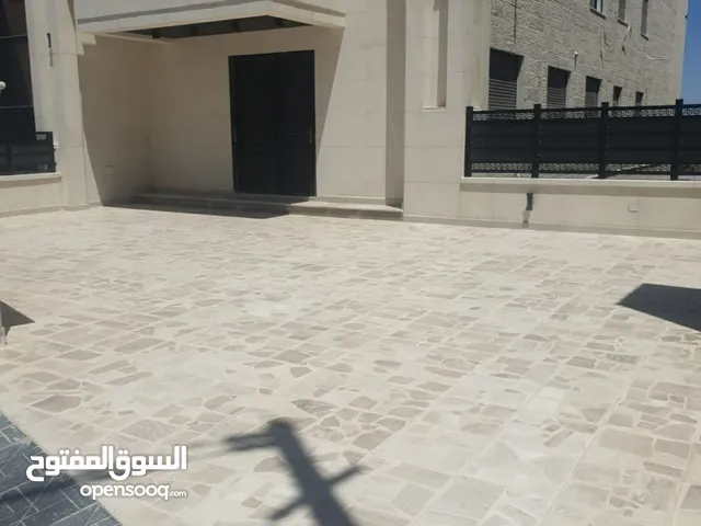 متوفر اخر 3 شقق بالعمارة شقتين أرضيات + طابق اول لم تسكن لقطه وبسعر مغري جدا عرض خاص أرقى مناطق خلدا