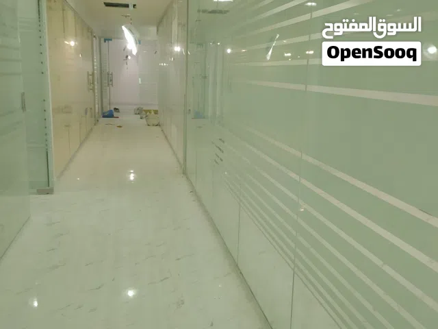 فني تركيب زجاج سكريت وصيانة