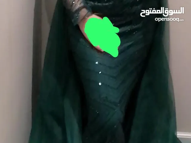 Night gown فستان سهرة أخضر ملكي
