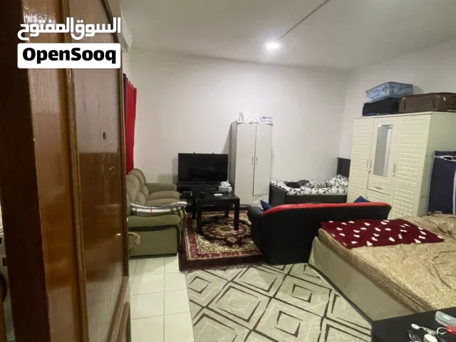 ستوديو نظيف في منطقة ربدان عند المقطع مول