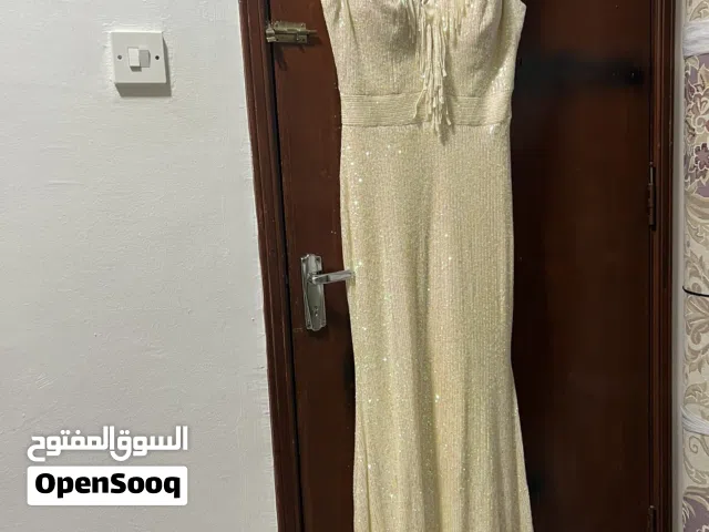 فستان سهرة لبستين