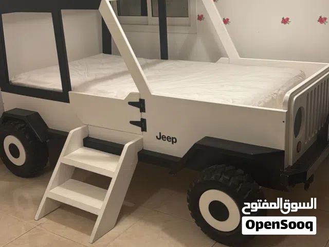 سرير أطفال جديد بتصميم جيب (بدون فراش)