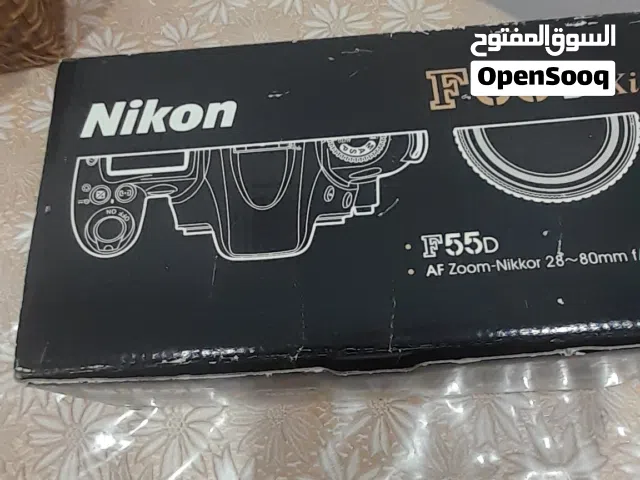 كاميرا نيكون موديل f55d مخزنة واستعمال خفيف تعمل على نظام التصوير القديم
