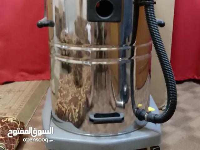 مكنسه كهرباء هوفر صناعيه ثلاث مواتير شفت الماء والارضيات والاكنب جميع الاستخدام مع 4روس