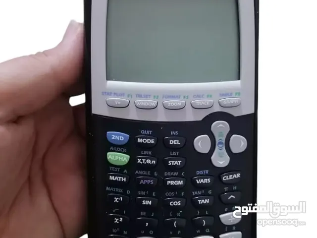 آلة حاسبة علمية TI-84 Plus من تكساس إنسترومنتس مع غطاء – للرياضيات والهندسة والرسم البياني