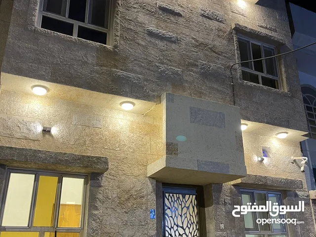 100 m2 3 Bedrooms Apartments for Rent in Basra Tuwaisa