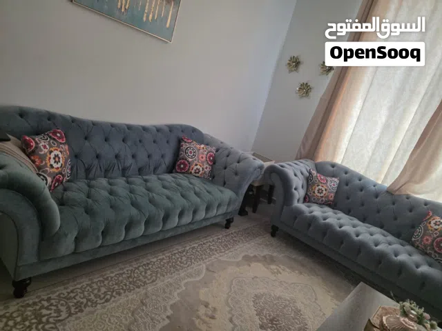 طقم كنب حالة ممتازة استعمال جد خفيف