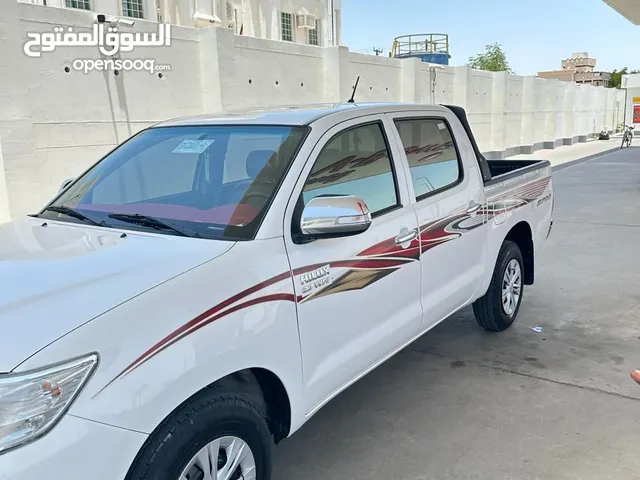 Toyota Hilux 2013 in Al Dhahirah