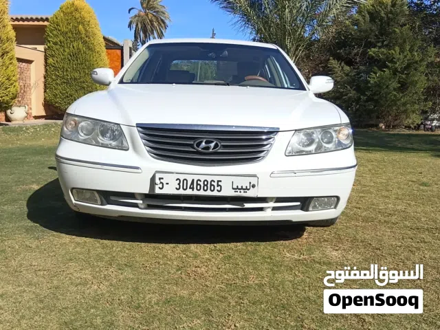 هيونداي  ازيرا 2009 لون ابيض نظيفة للبيع