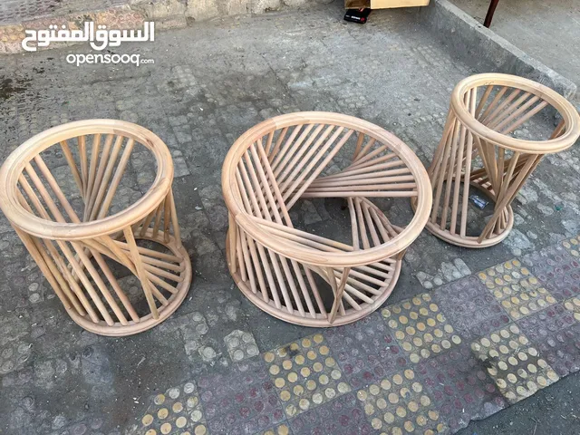 طاولات وسط وطاولات غرف معيشة وغرف ضيوف بجودة خشب عالية جدا وعملية يضاف لون الدهان حسب طلب المشتري