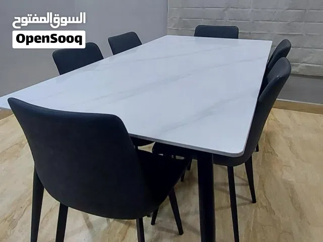 للبيع طاولة 6 اشخاص استخدام بسيط بحالة جديدة