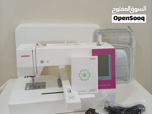 مكينة تطريز كمبيوتر جانومي 450E مع برنامج التصميم أرتيستك برنامج تشغيلها..