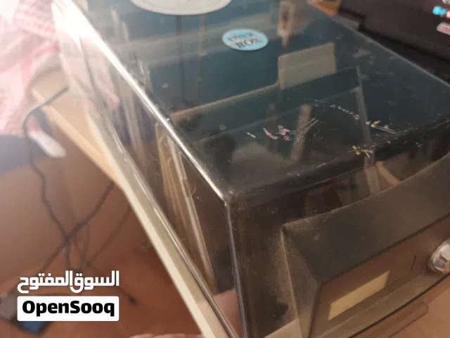 محفظة CDs مع أكثر من 50 علبة CD وأكثر من 50 CD متنوع/عشوائي