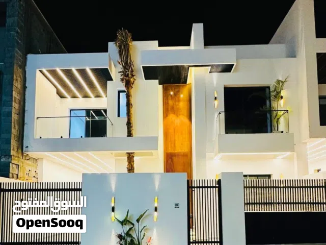 عرض فاخر من الآخر فيلا دورين وملحق بحوض سباحه للبيع السراج طريق المواشي بالقرب من صاله رويال