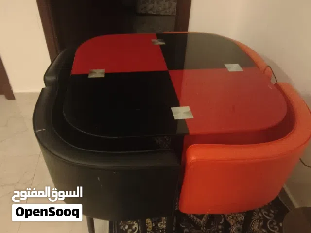 طاولة طعام