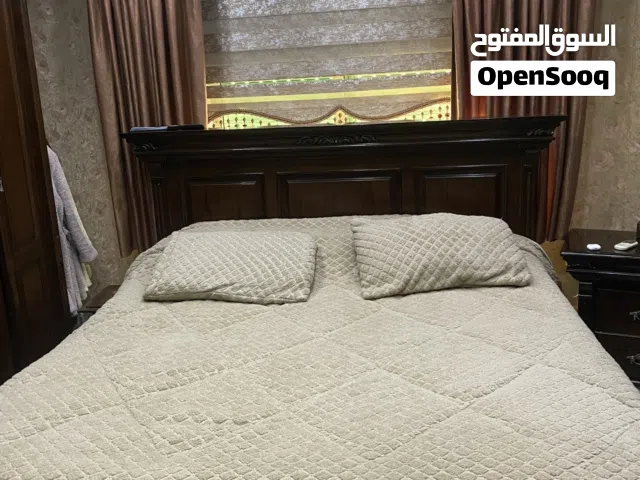 غرفة نوم ملكية Classic خشب طبيعي بحالة الوكالة للبيع