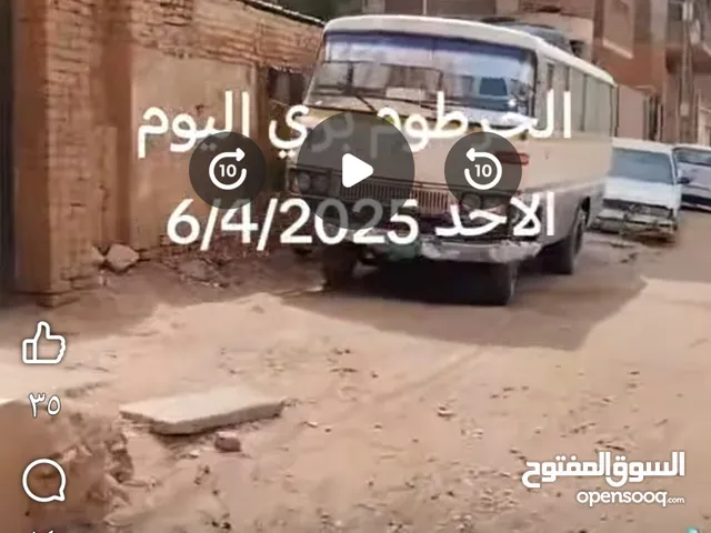 عمارة من 4 طوابق تفاصيلها الأرضي والاول نظام دبلكس والدور الثاني والثالث بكل طابق شقتين شقة