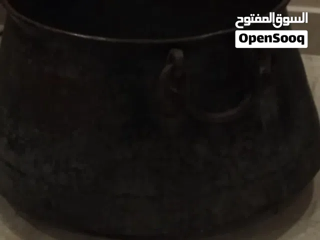قدر (وعاء الطبخ القديم) قديم للبيع...يزيد عمره عن 100 سنة