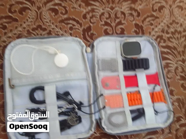 معروض ساعة ذكيه بحاله ممتازه للبيع  بسعر مناسب 15دينار مع شاحن مع ثلاث كساتك بلئضافه لئربع اساور يد