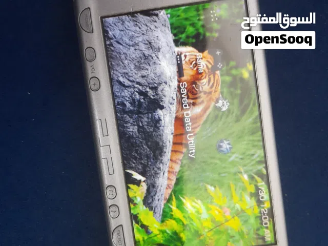 psp sony الاصليه مع شاحنها الاصلي لا يوجد معها بطارية