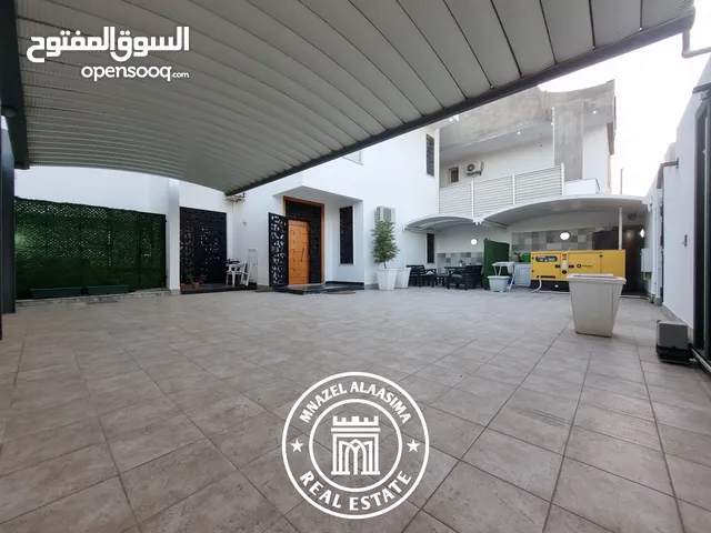 440 m2 4 Bedrooms Villa for Sale in Tripoli Al-Serraj