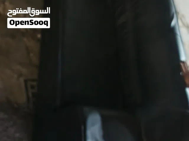 كراسي مكتب 7مقاعد  مستعمل جلد اصلي للبيع