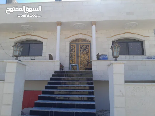 500 m2 3 Bedrooms Townhouse for Sale in Zarqa Al Hashemieh