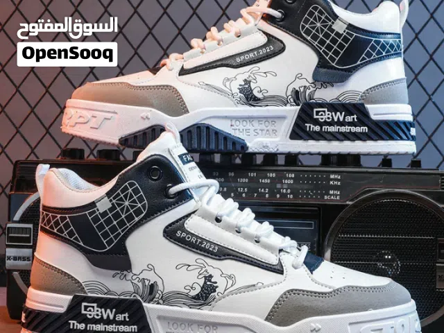 42 Sport Shoes in Zintan