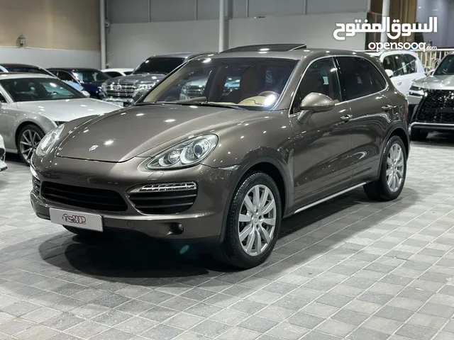 Porsche Cayenne 2011 in Central Governorate