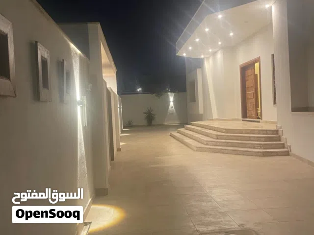 فيلا للبيع قرب اربع شوارع الجلدية