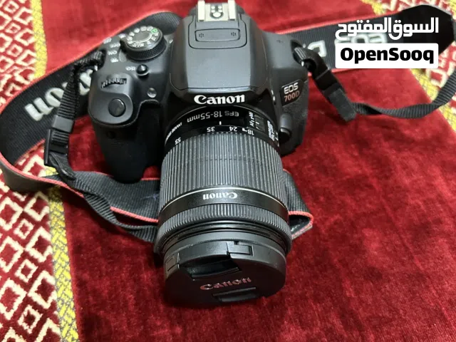للبيع كامرة كانون 700D بحالة الوكالة