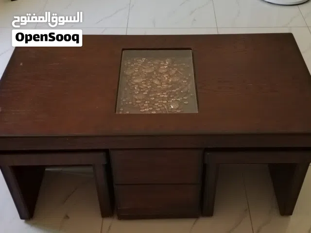 طاولة للبيع