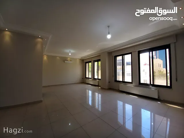 شقة غير مفروشة للإيجار 260م2 ( Property 17175 ) سنوي فقط