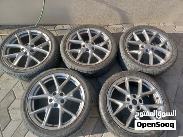 رنج 19 مع الإطارات مع السبير