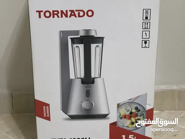 TORNADO Vacuum Blender 1000 Watt 1.5 Liter Extra 0.6 Liter Bottle White TVBL-1000LI