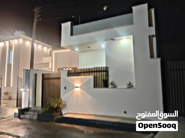 160 m2 3 Bedrooms Townhouse for Sale in Tripoli Ain Zara