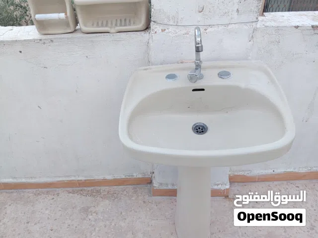 مغسلة حائط عنق للبيع مع حمالة فاين مع حمالة صابون مع بطارية