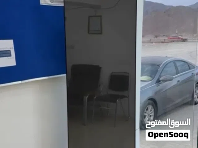 شاشات للإعلانات للايجار (داخلية و خارجية )