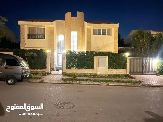 270 m2 4 Bedrooms Villa for Rent in Giza Sheikh Zayed