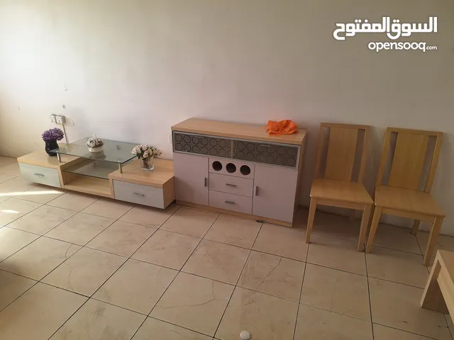 سفرة كبيرة وطاولة تلفزيون