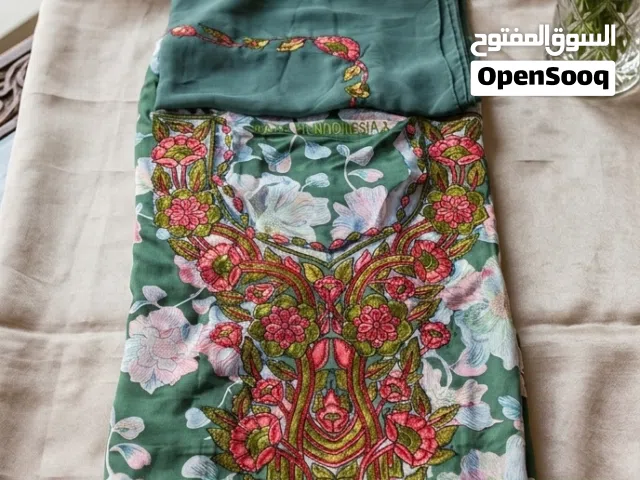 مخور اماراتي حرير اندنوسي قطعه قماش ممخيط مع شال